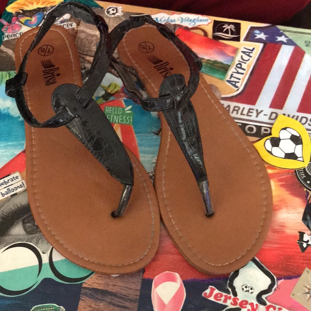 T-strap sandals